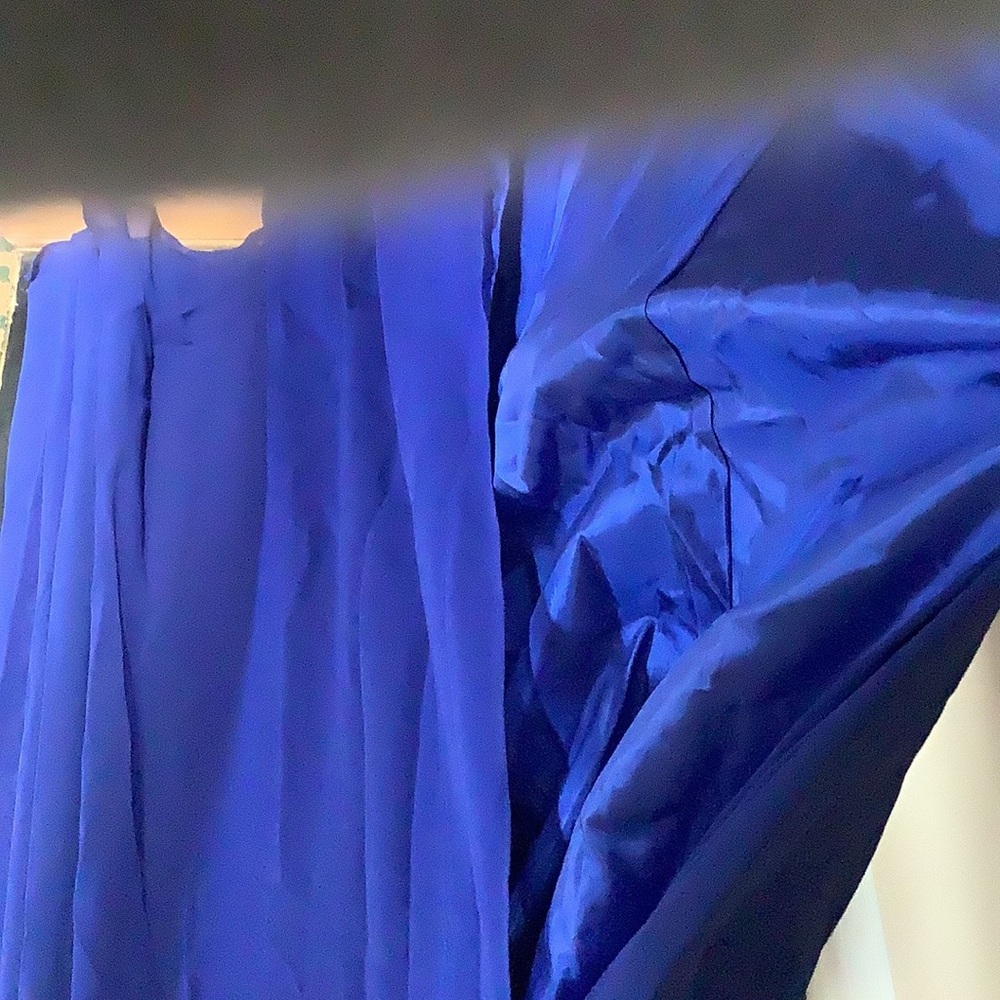 Gown - Picture 6 of 8